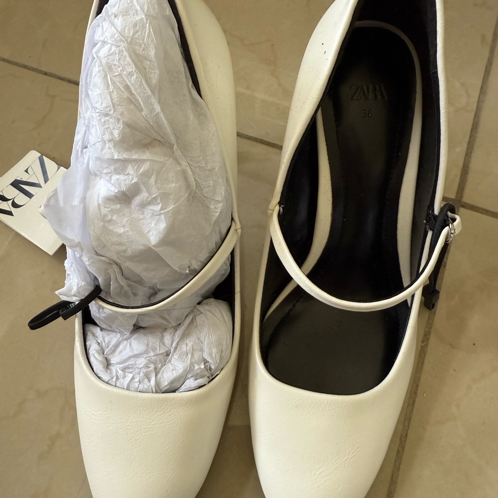 Zara White Heeled Shoes Elegant Design
